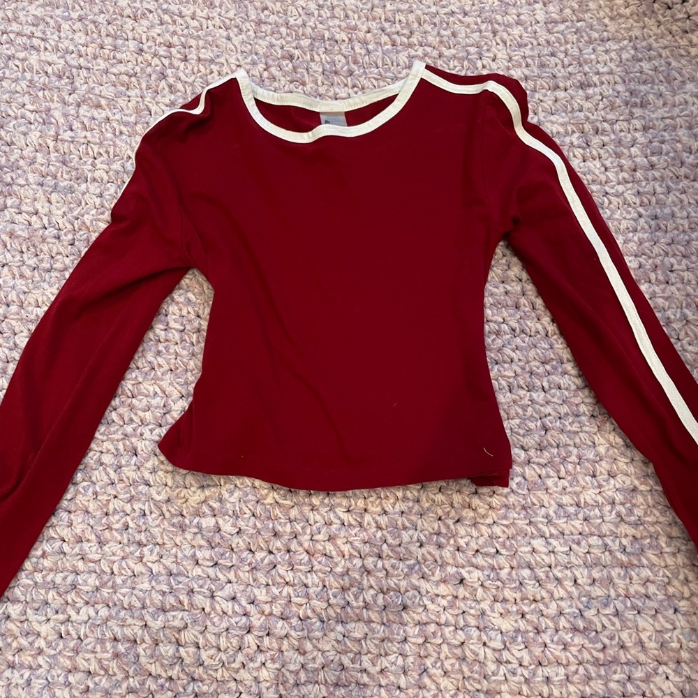 Cropped red with white stripes tee